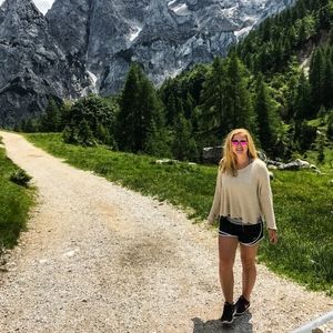 Meet your Posher, Nicole